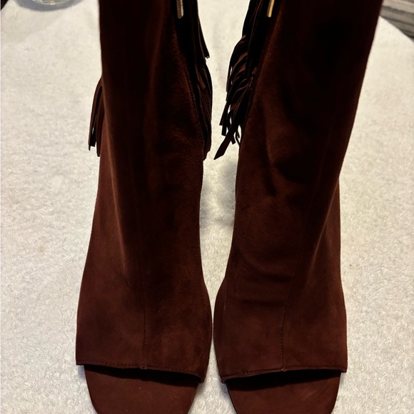 Brand New Suede Ankle Boots By VINCE CAMUTO - Size11 M - Box 47 - Picture 3 of 7